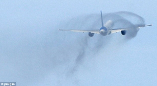 英國客機上演空中驚魂 飛行中燃油泄漏緊急迫降